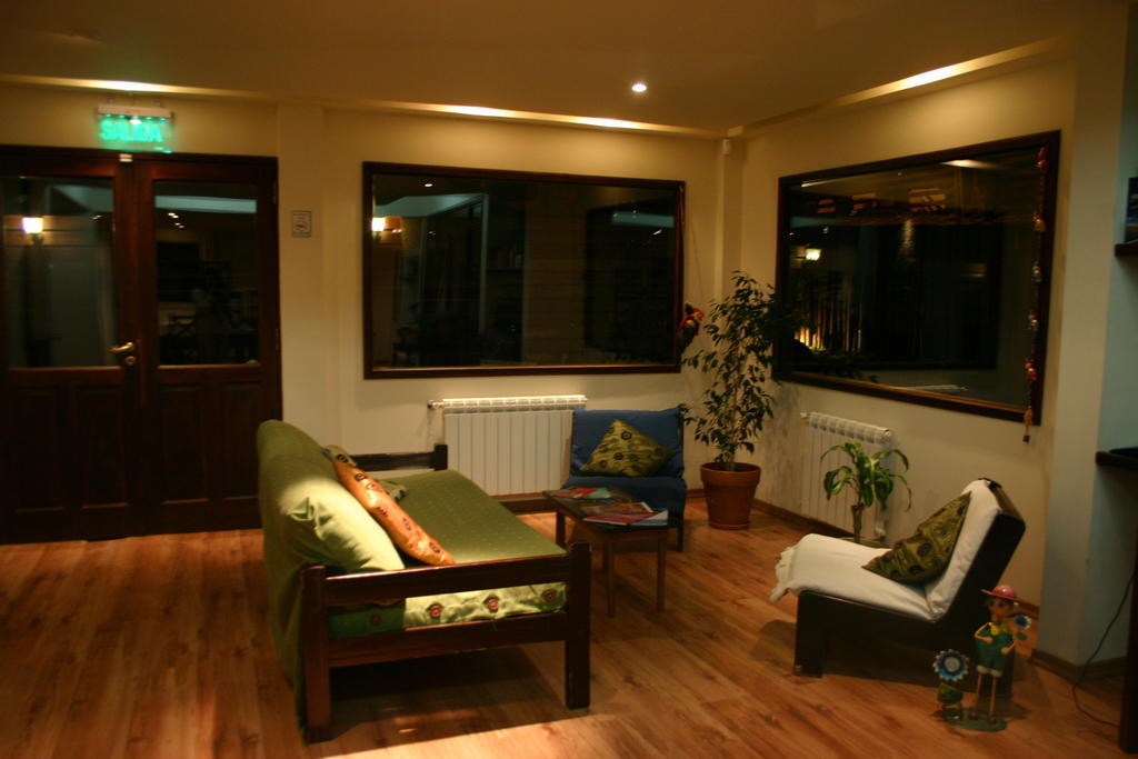Hosteria Los Gnomos El Calafate Exterior photo